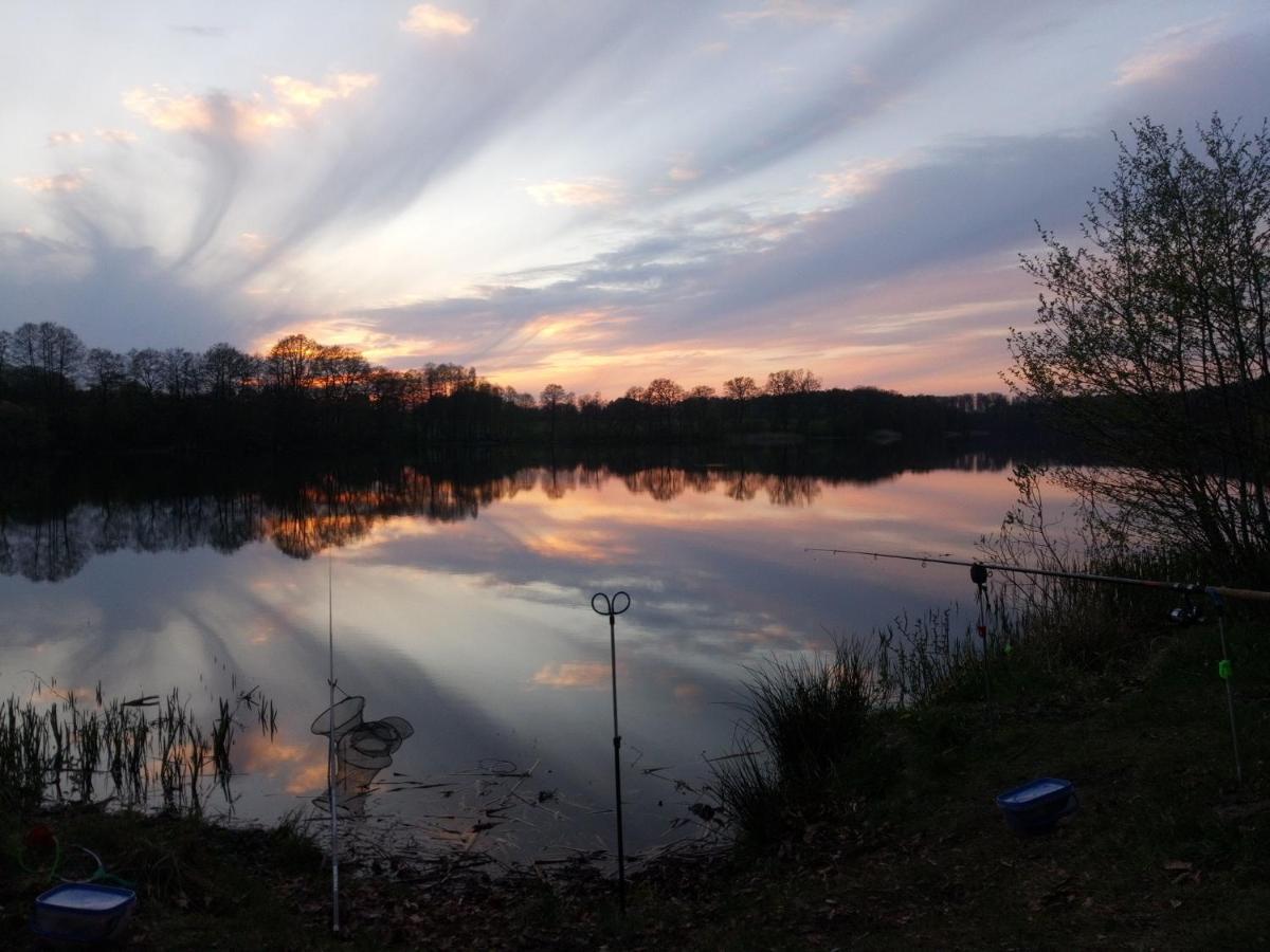 Domek Nad Jeziorem Bystrzyna Świdwin Exterior foto